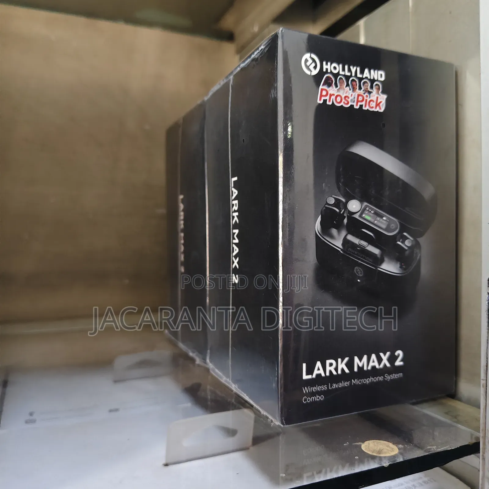 Hollyland Lark Max 2 Combo 4-Person Wireless Microphone System.