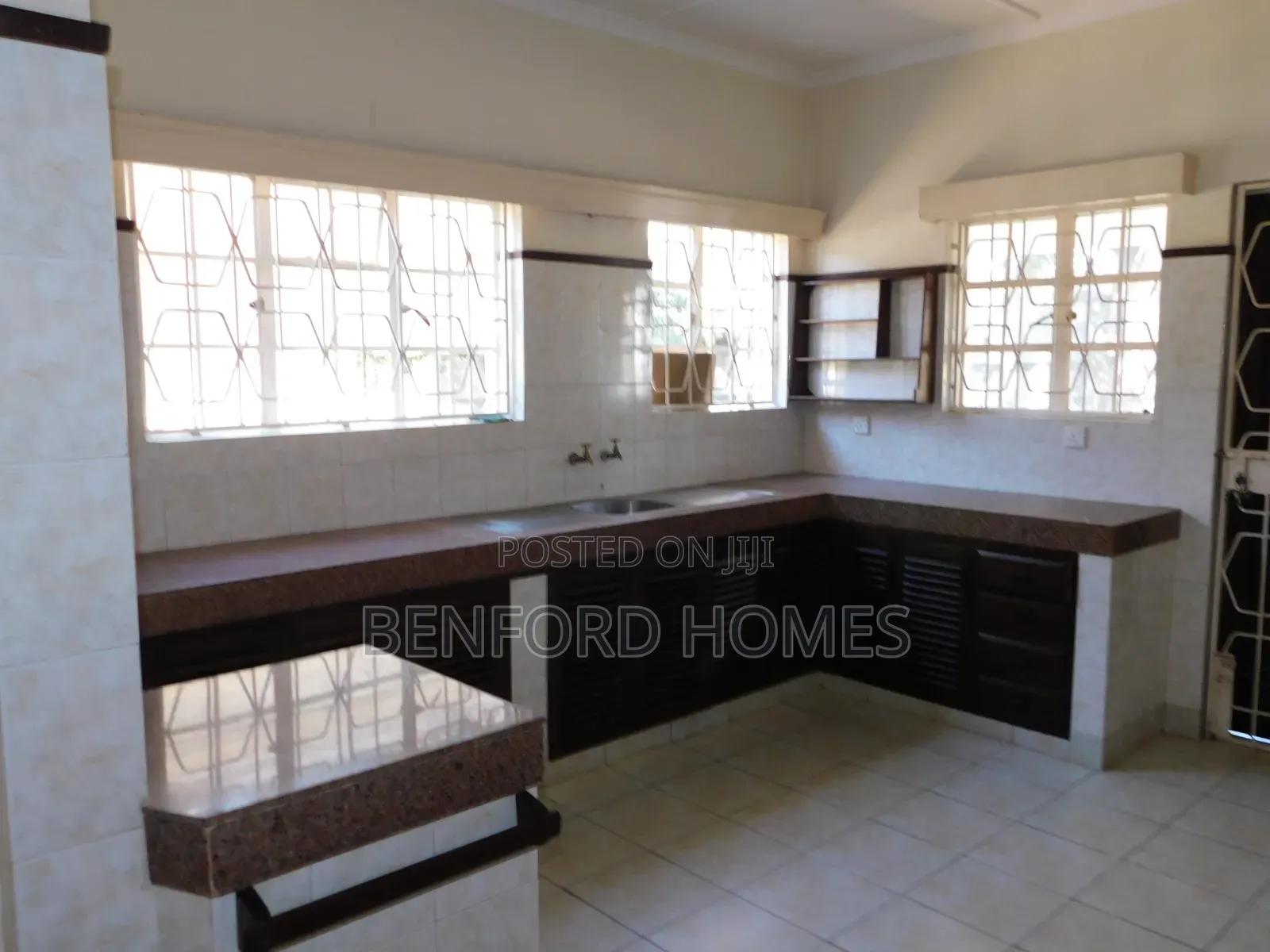 4bdrm Bungalow in Nyali Mombasa for sale