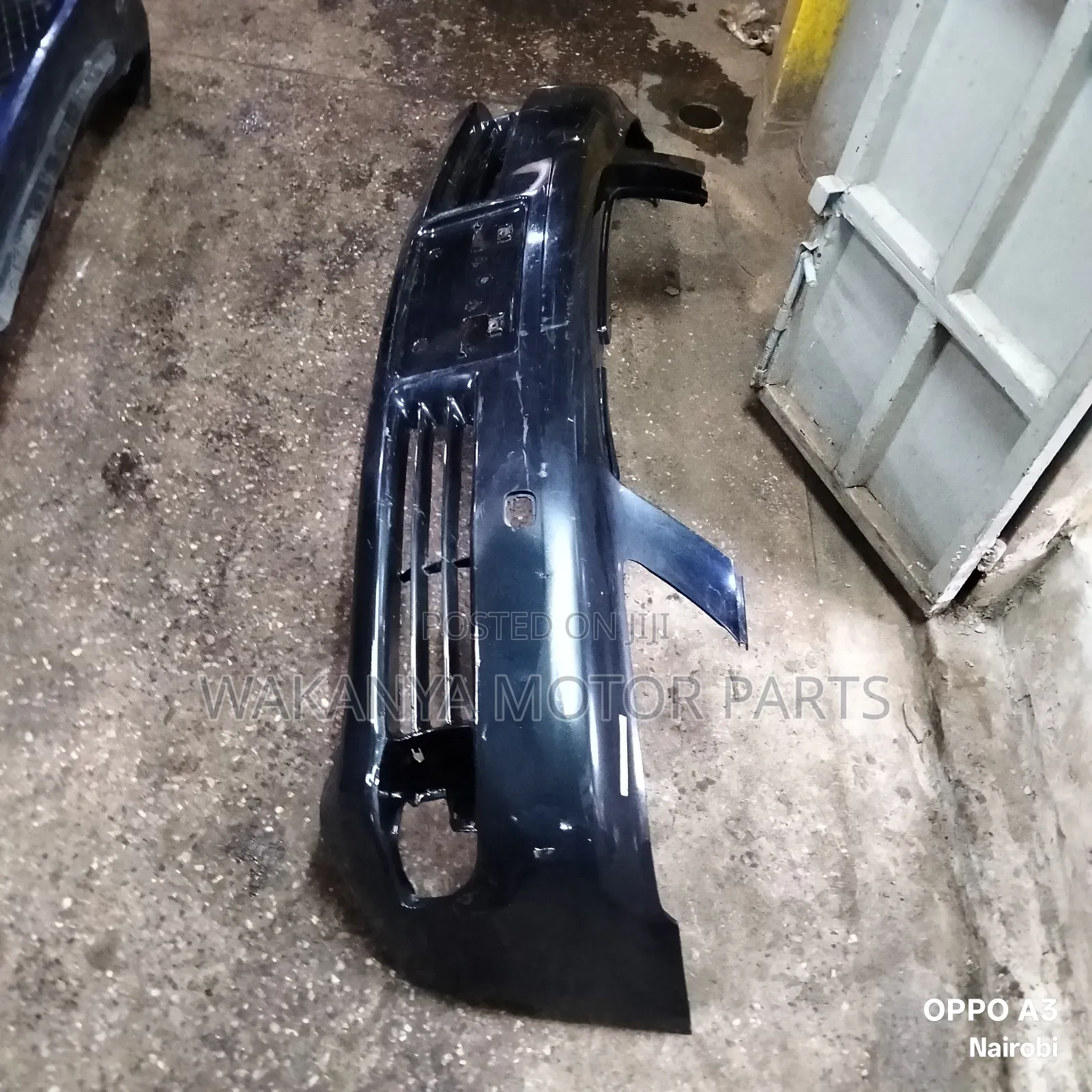 Toyota Crown Model 2005/2006 Front Bumper, Clean Ex Japan Bumper