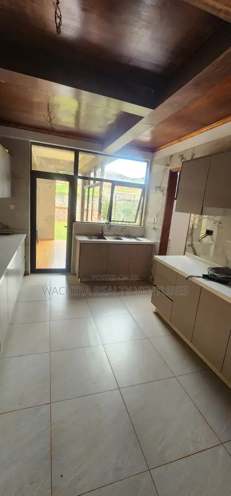 4bdrm Villa in Kiambu CBD for sale