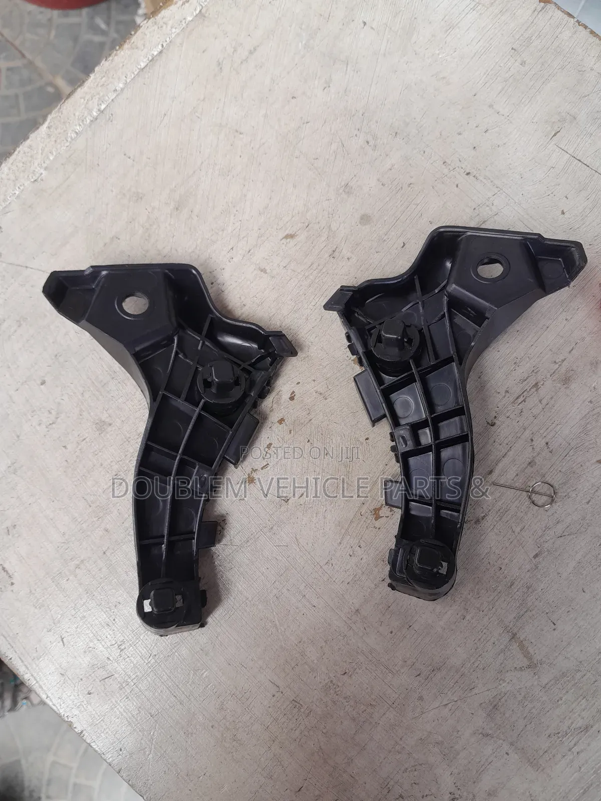Front Bumper Slide/Bracket Toyota Corolla Nze 2005,2006 Sedan Zze,Zre