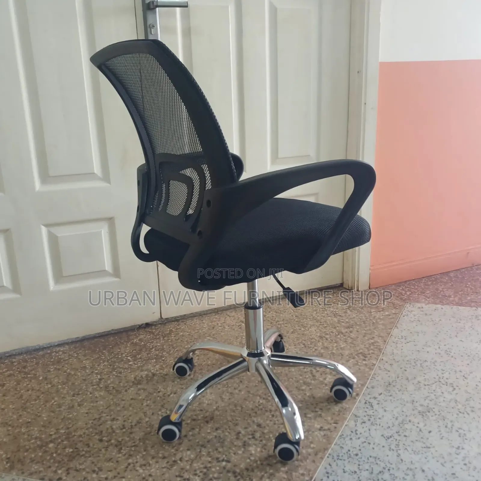 Swivel Mesh Chair