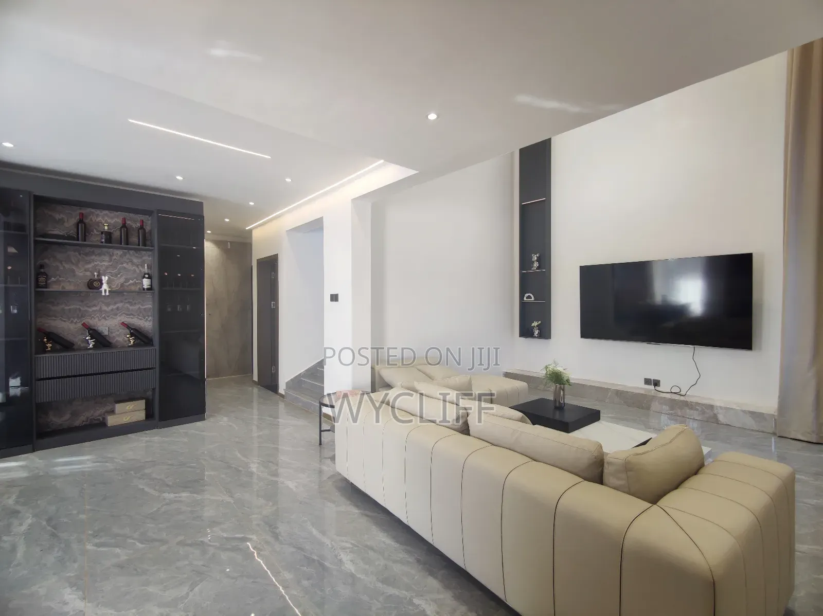 4bdrm Mansion in Karai for sale