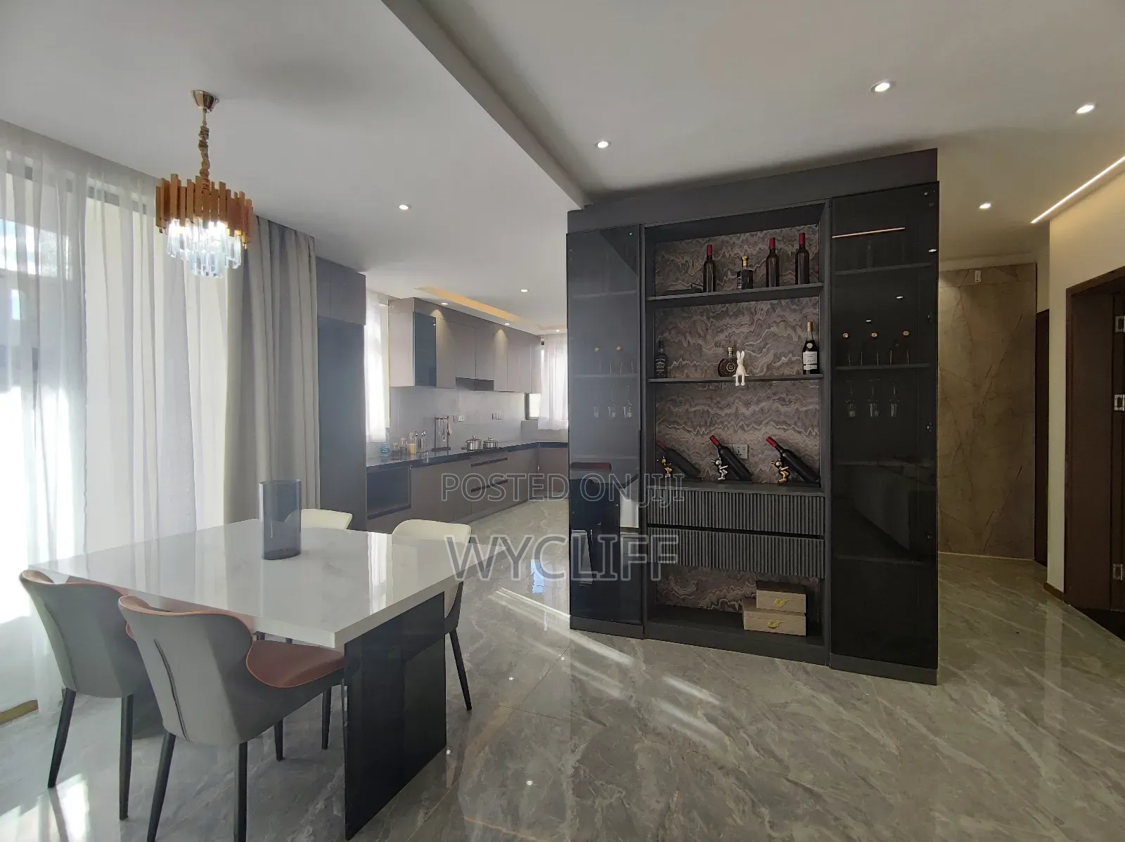 4bdrm Mansion in Karai for sale