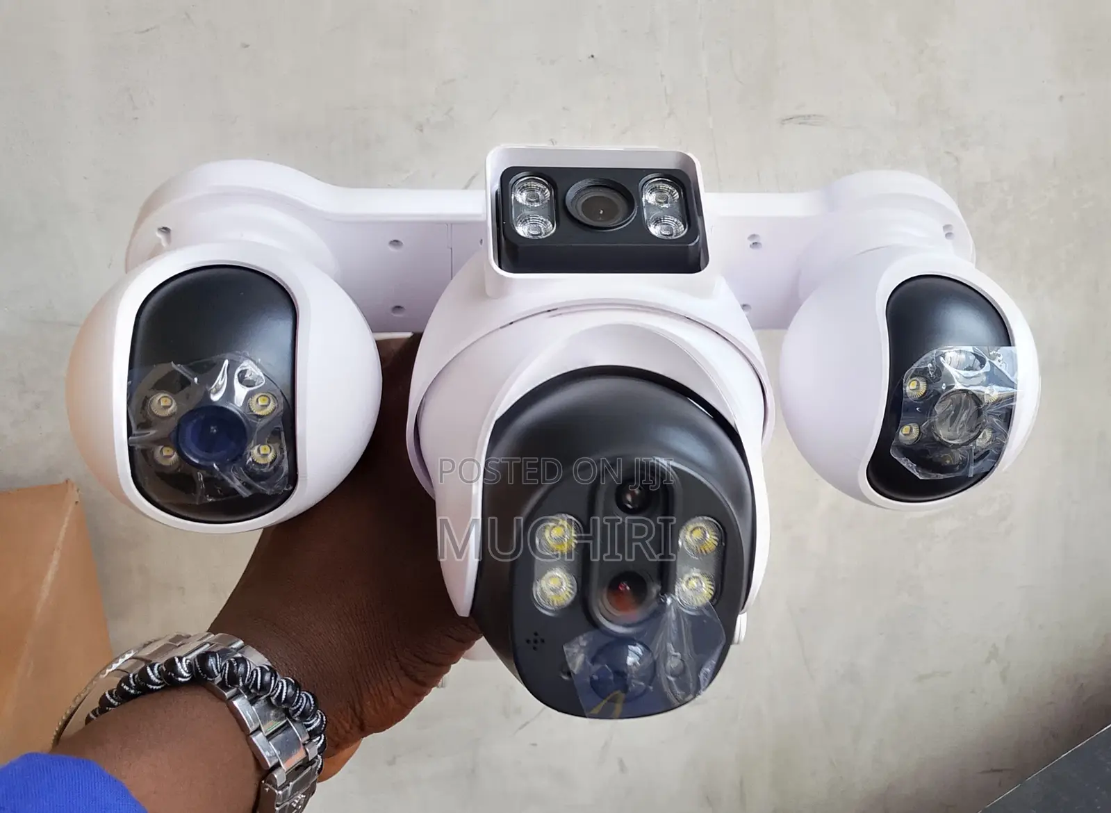 V380 Outdoor 4g Four Lens Security Solar Outdoor Camera