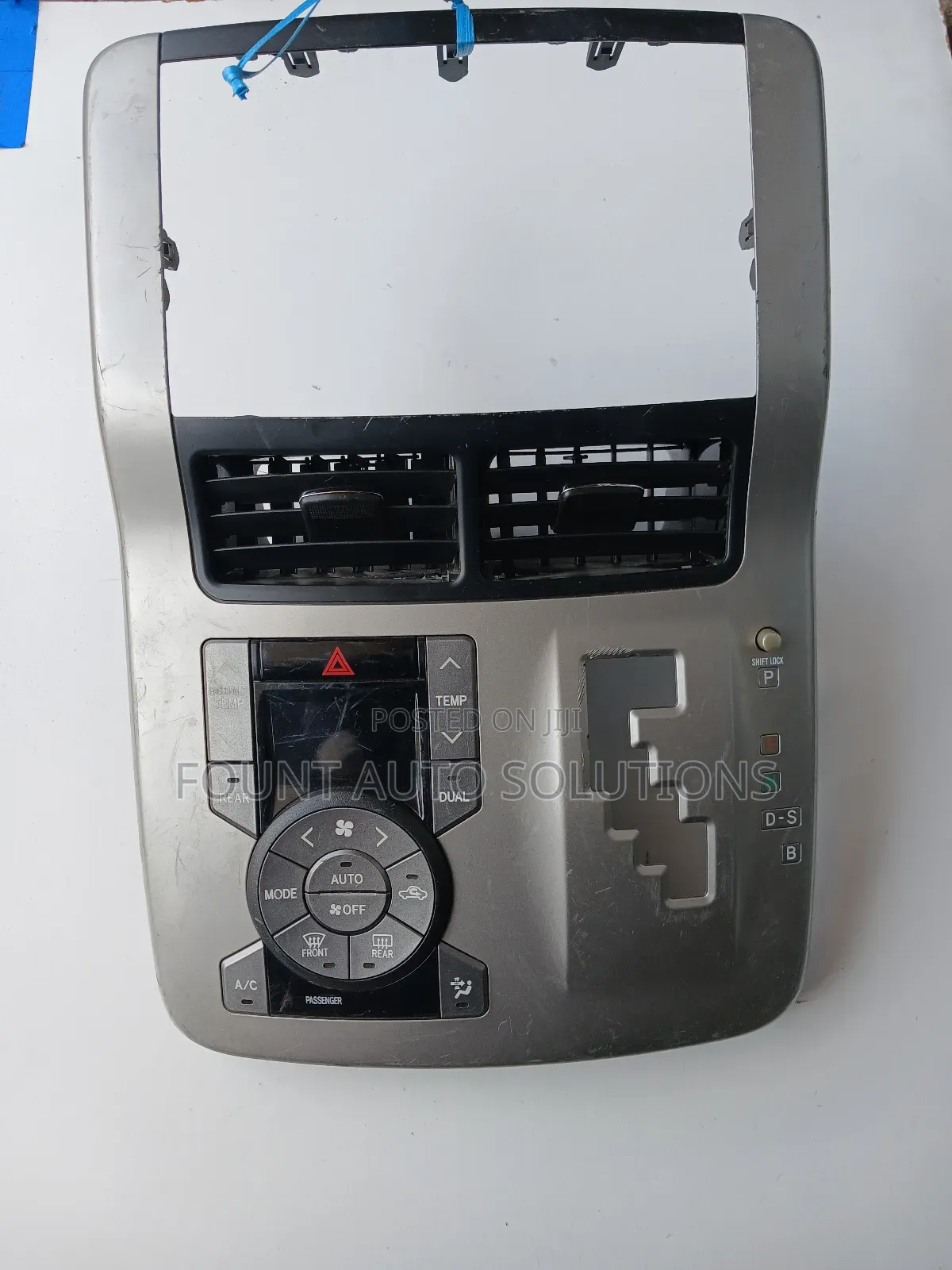 Toyota Noah/Voxy 2007/2012 a/C Centre Console Panel