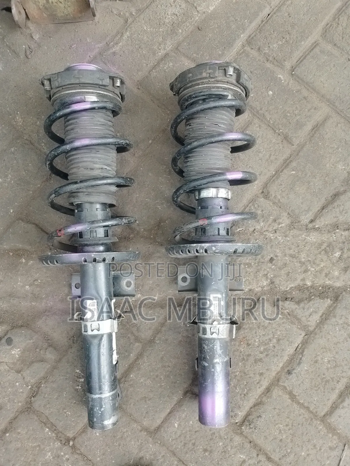 Front Volkswagen Polo 2010 Shocks.