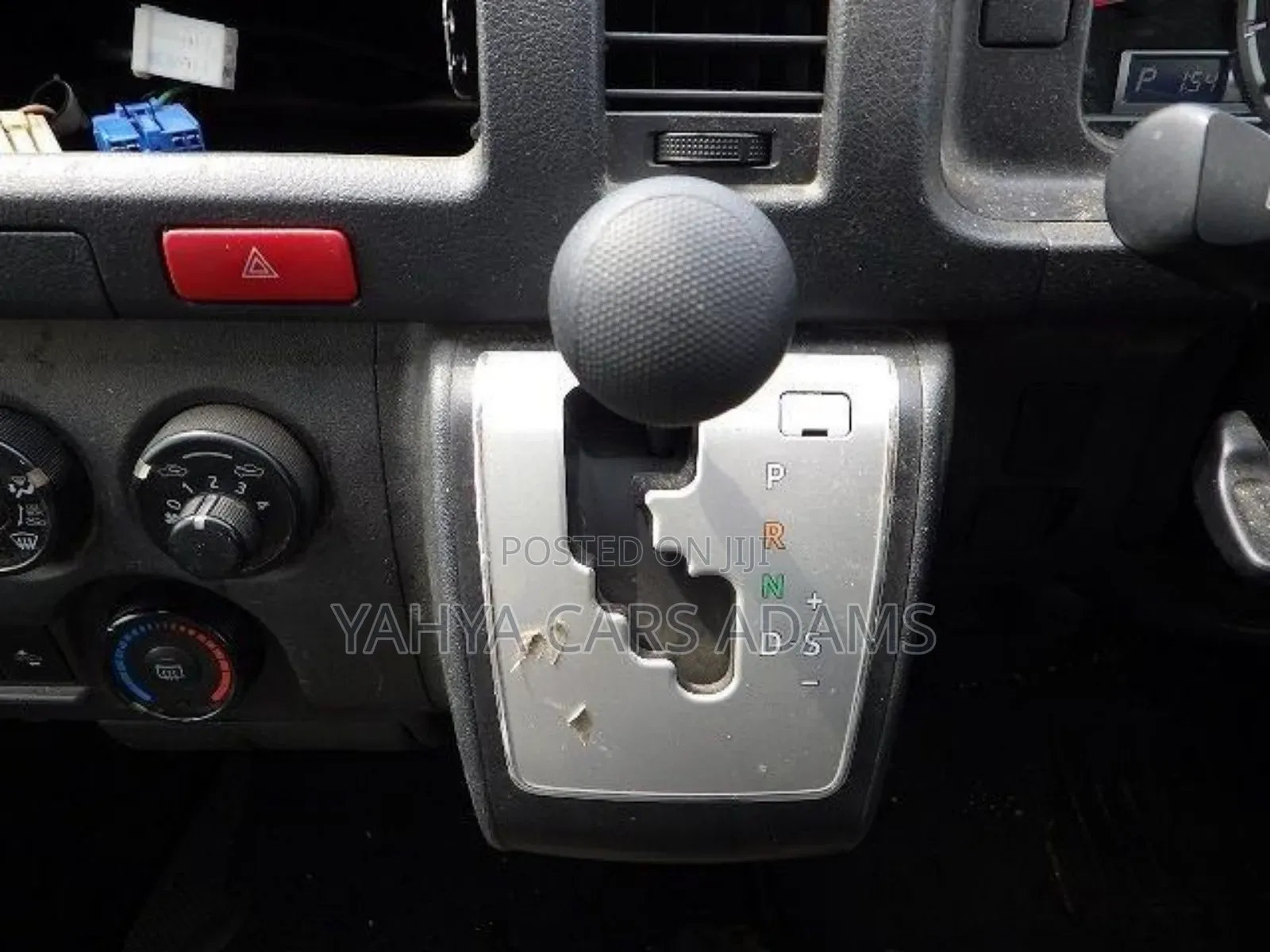 Toyota HiAce 2018 White