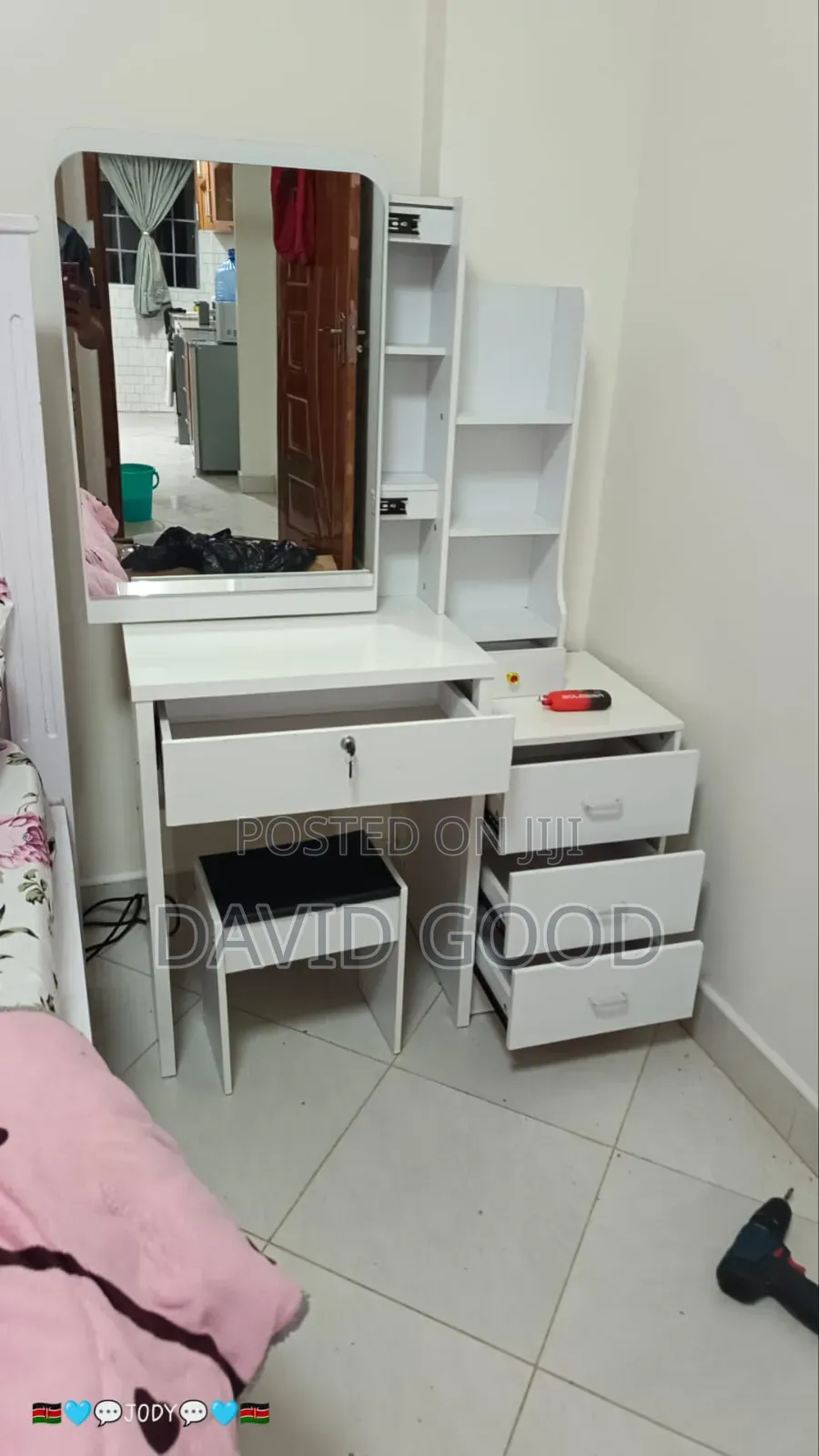 Make-Up Table