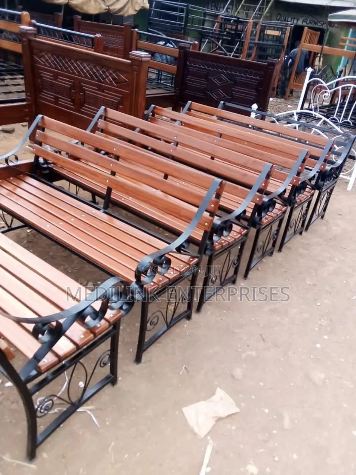 Edged Arm Relax Benches