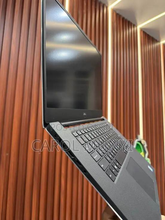 New Laptop Dell Precision 5530 16GB Intel Core i5 SSD 256GB