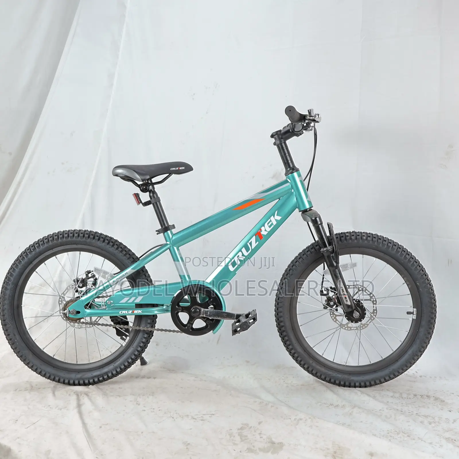 Durable Cruztrek Size 20 Youth Bike – Green Edition