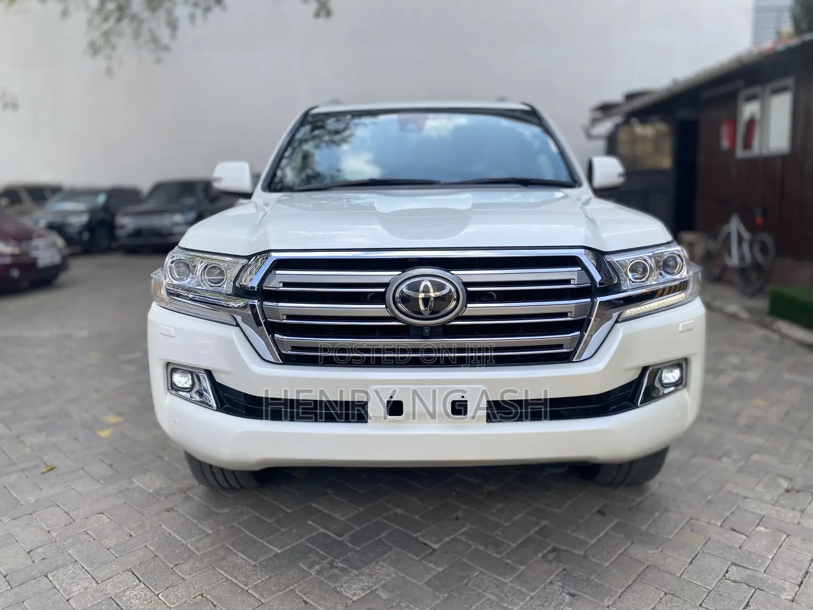 Toyota Land Cruiser 2016 White
