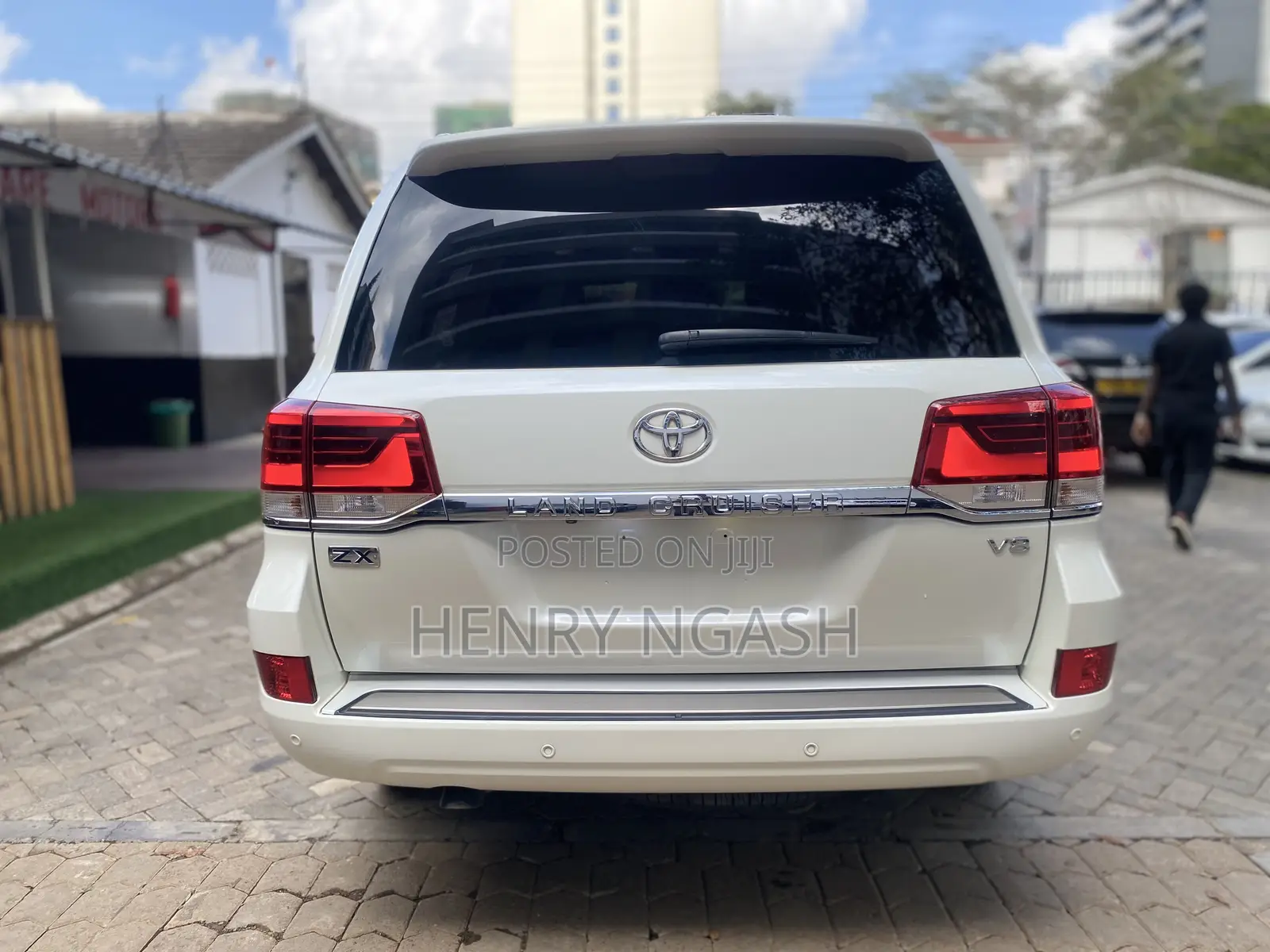 Toyota Land Cruiser 2016 White