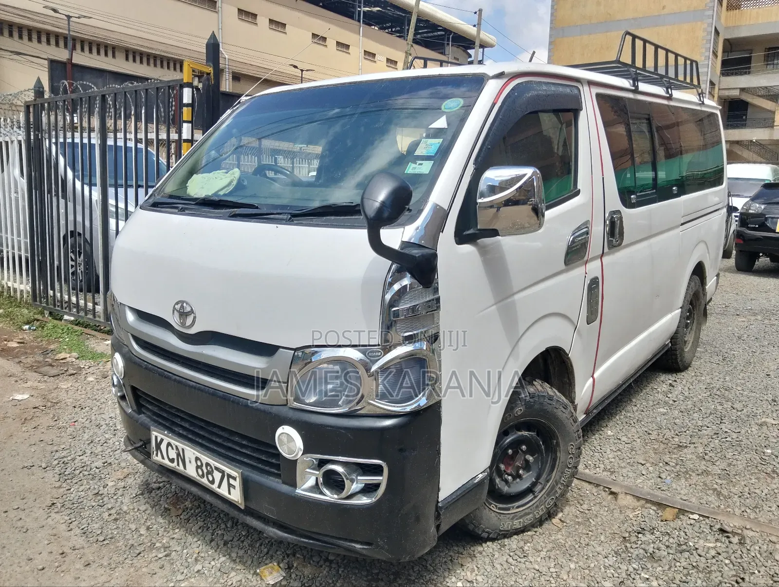 Toyota HiAce 2010 White