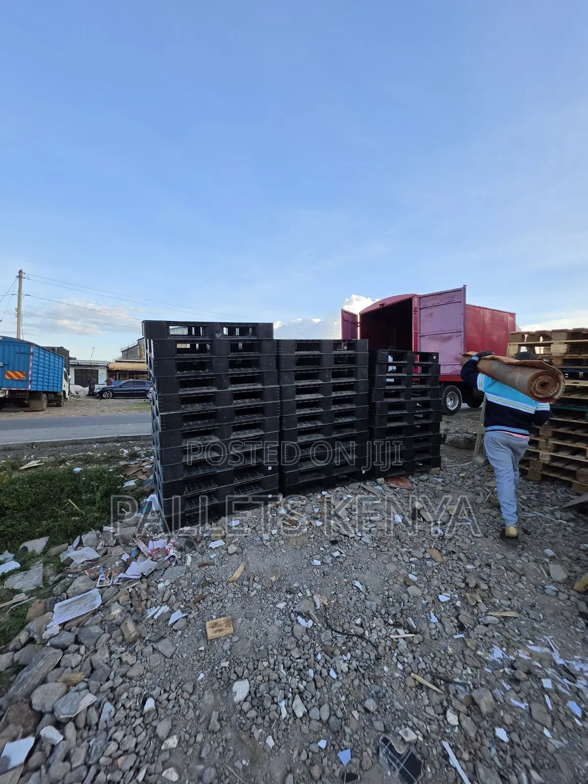 Plastic Pallets-Durable Design for Easy Handling.9,2