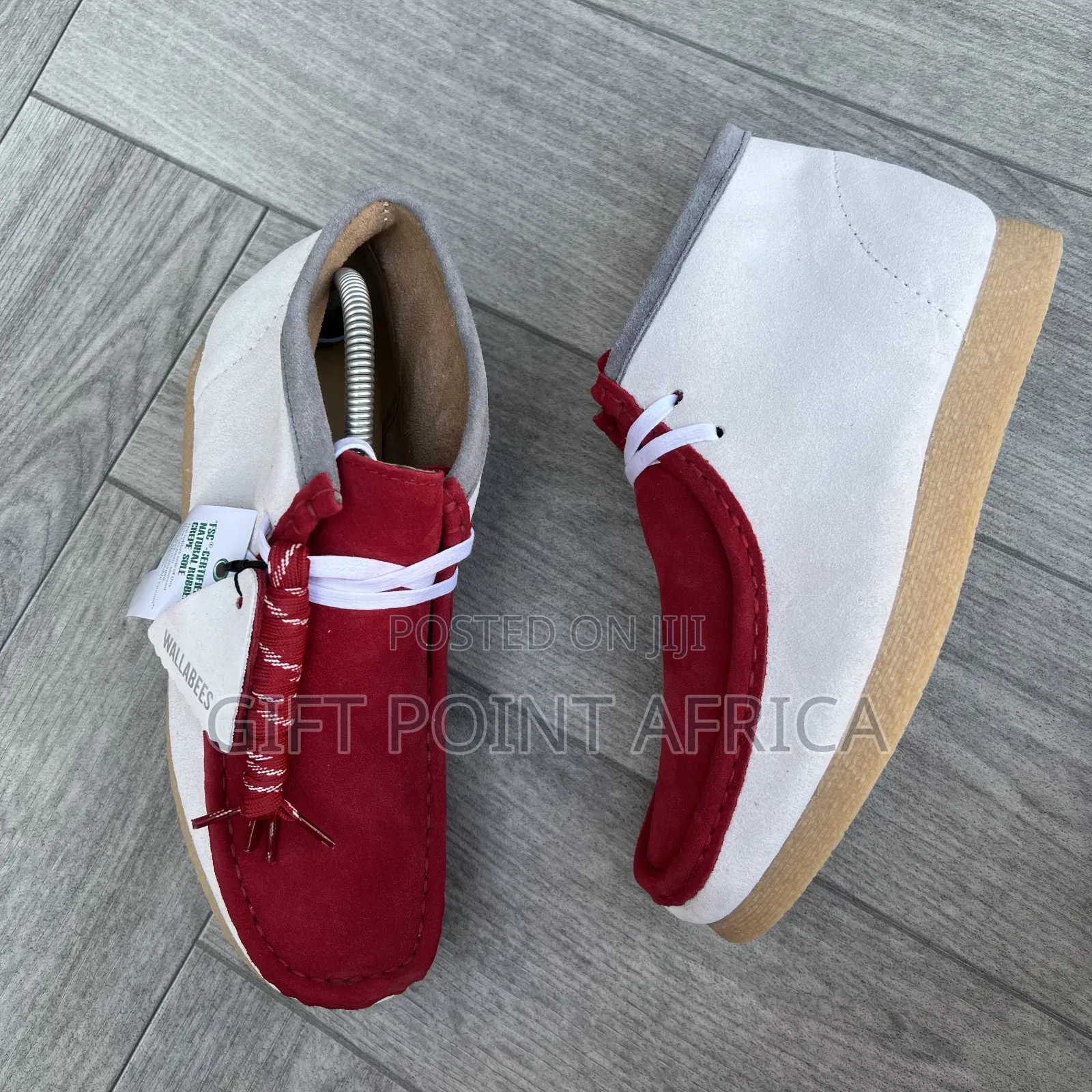 Clarks Originals Wallabee Boot Vcy Shoes in a Red/Grey.