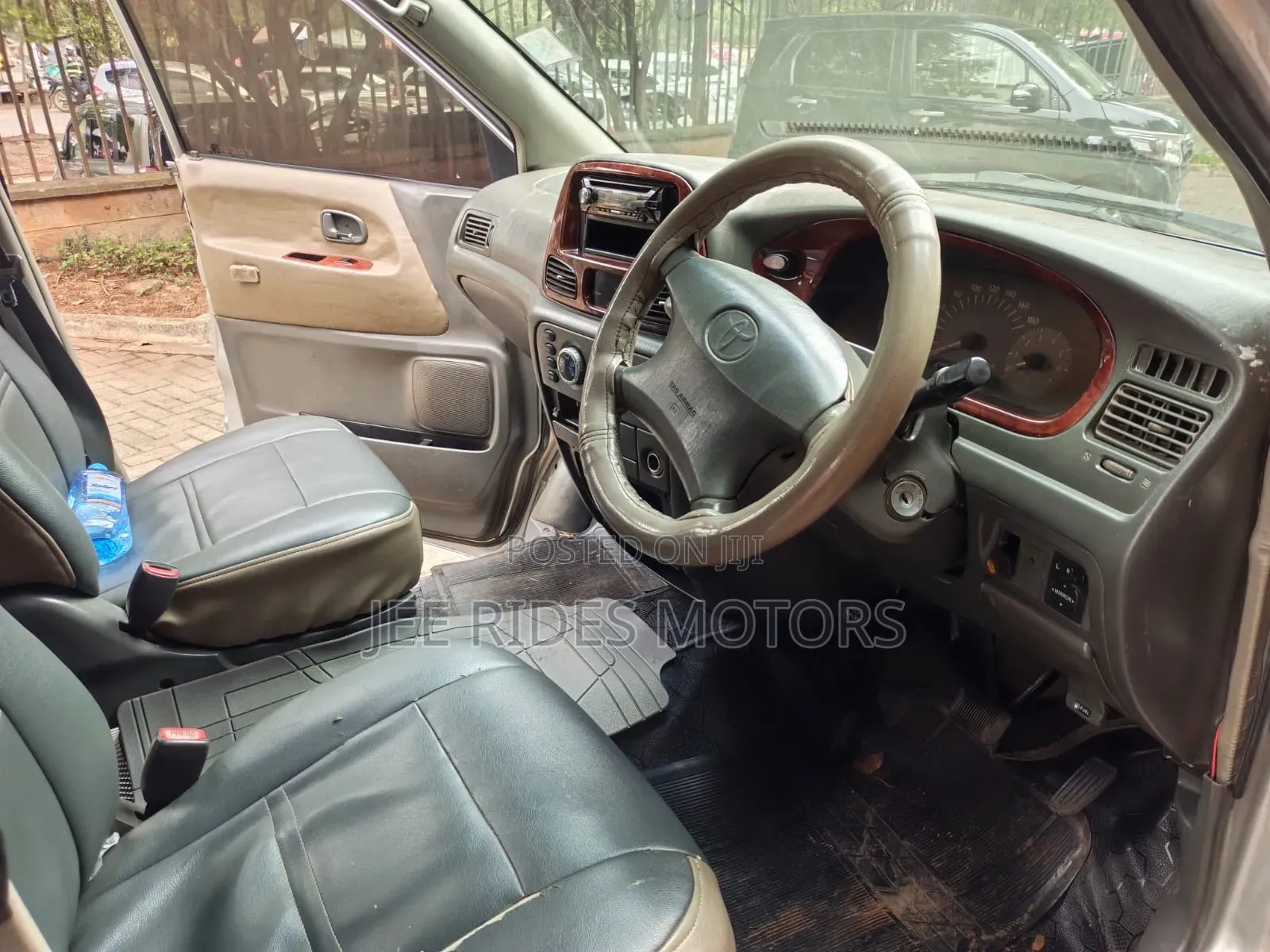 Toyota Noah 2.0 AWD (8 Seater) 2002 Silver
