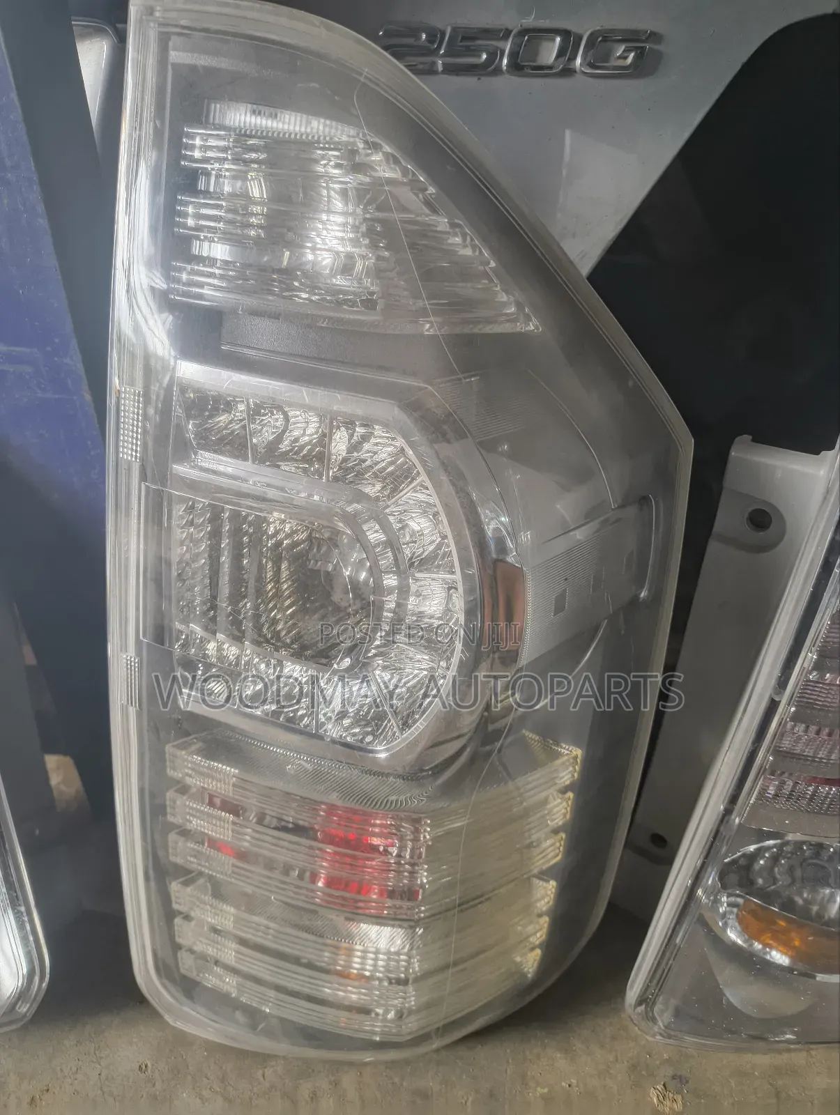 Toyota Voxy 2012 Backlights