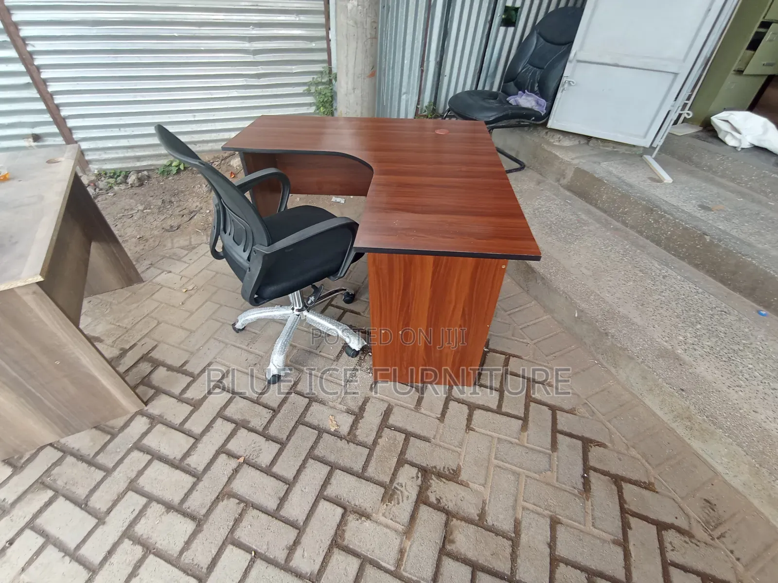 Modern Lshape Office Desk With Mesh Chair