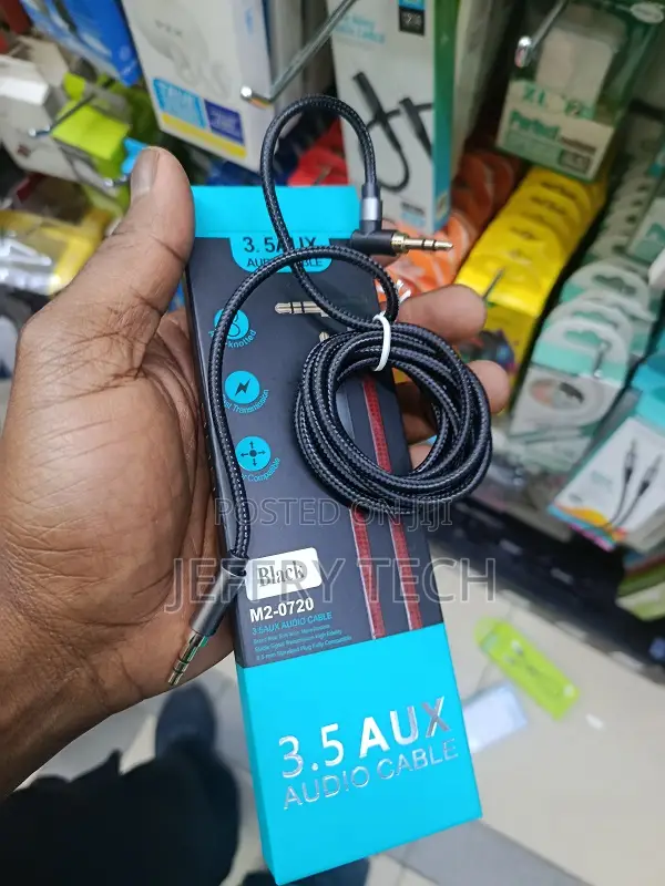 90-Degree 3.5 Mm Male to Male Cable