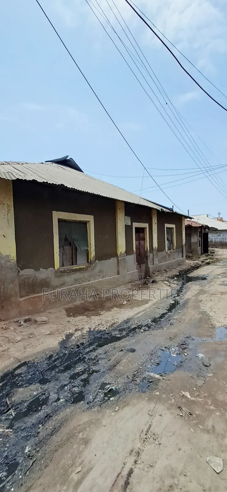 12bdrm House in Bombolulu for sale