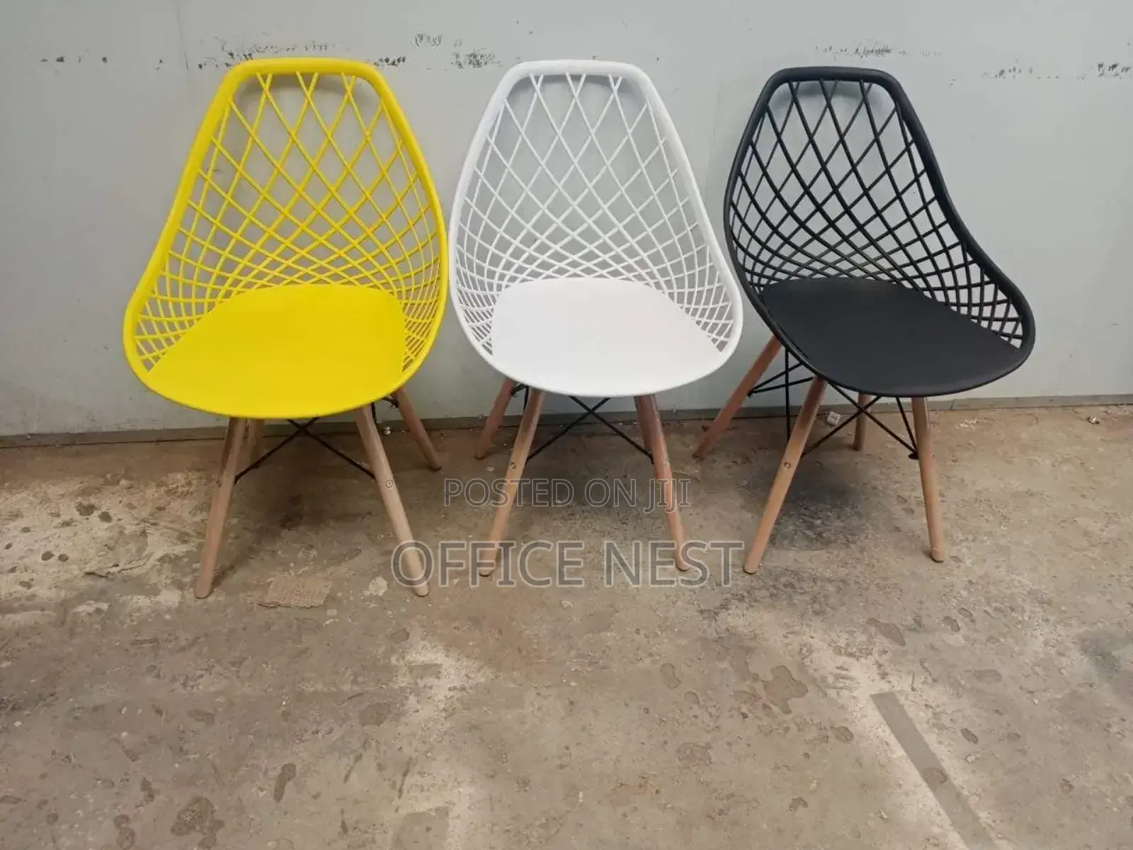 Mesh Back Eames Chair