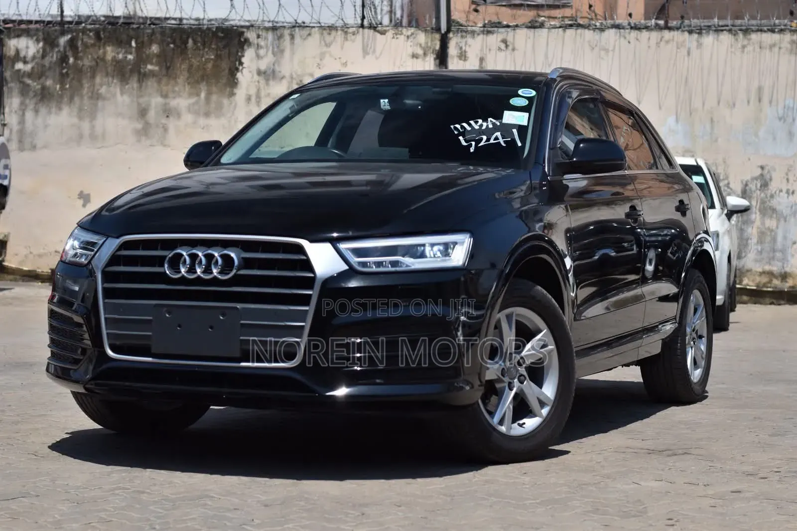 Audi Q3 2019 Matt Black