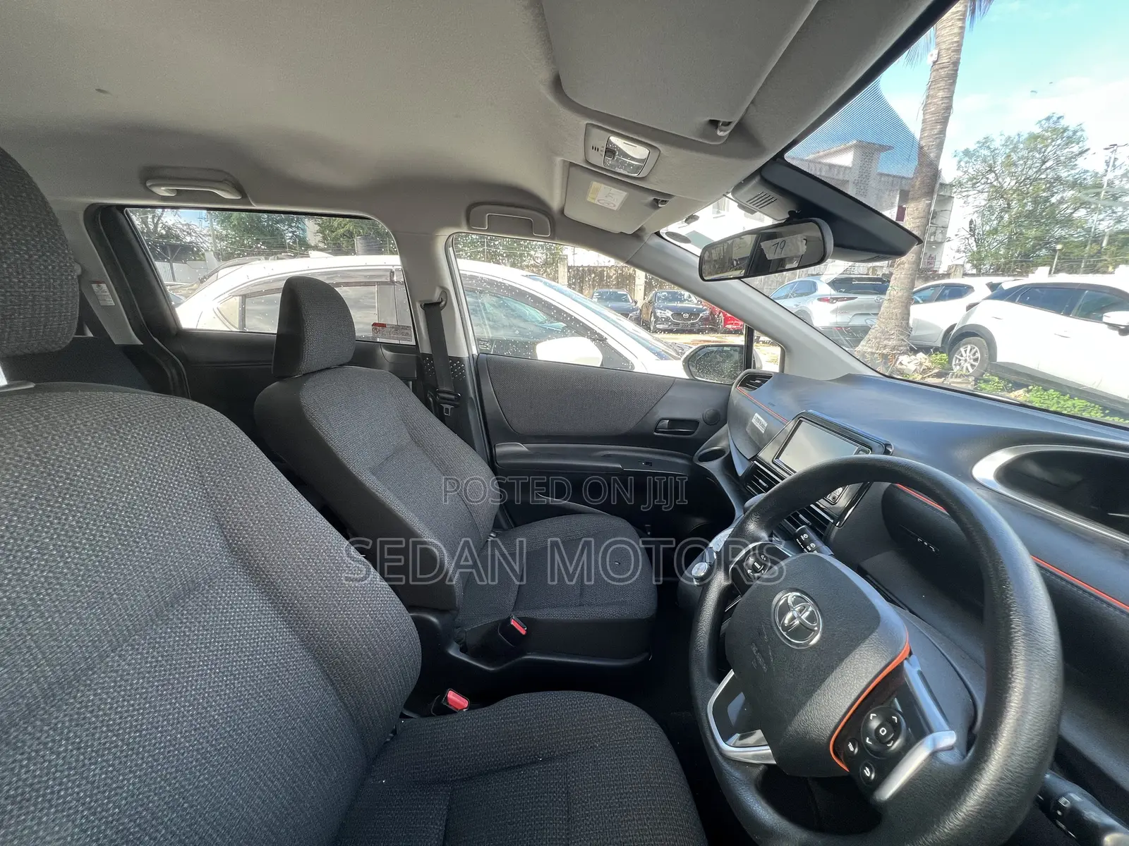 Toyota Sienta 2019 Off white