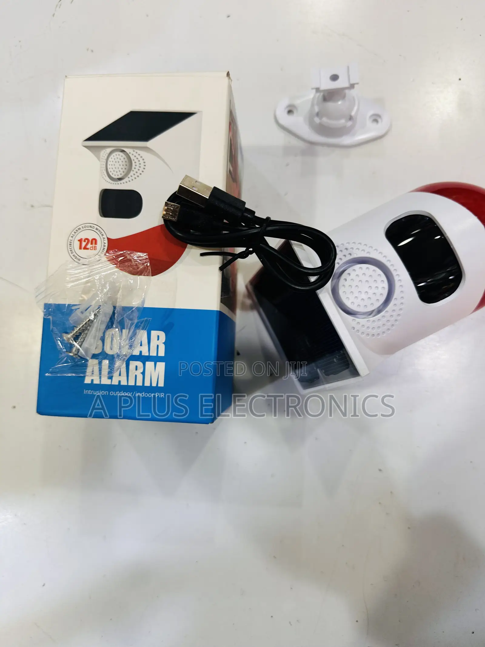 Solar Wall Alarm – High Volume Siren With Remote Control