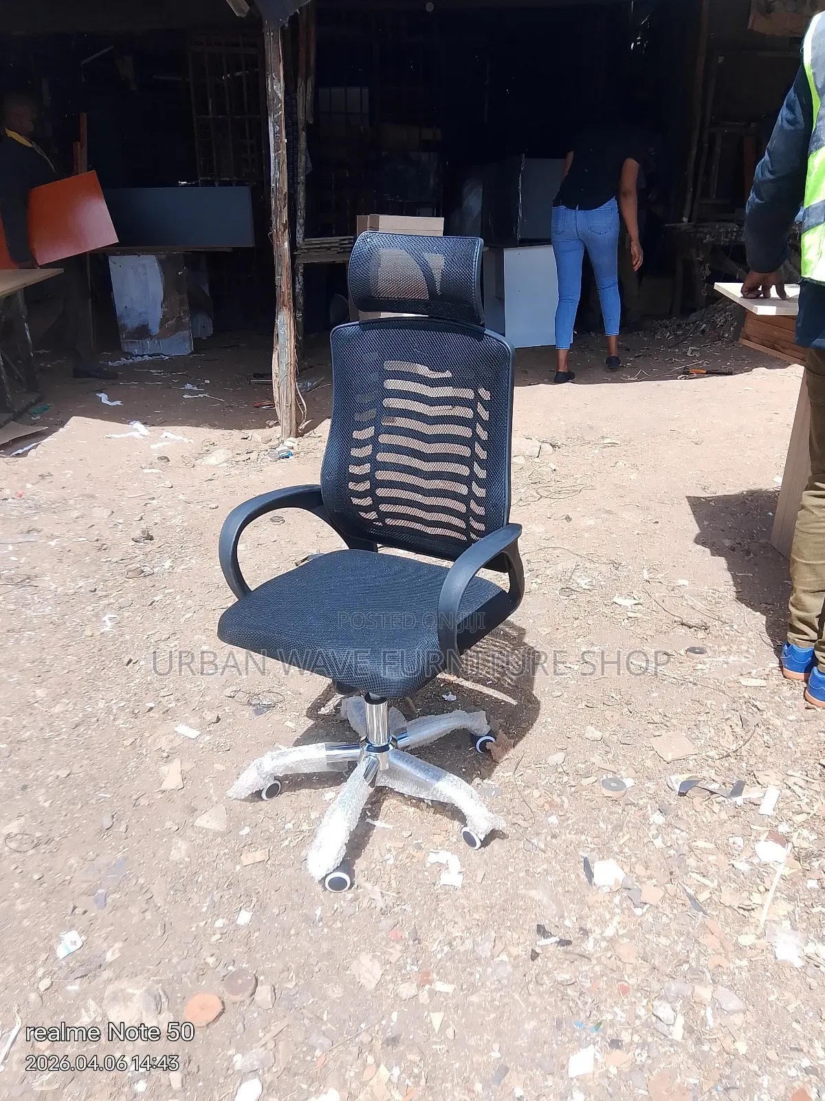 Black Back Meshed Headrest Chair