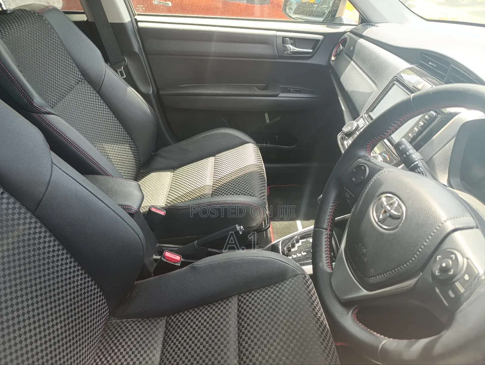 Toyota Corolla Fielder 1.5 Hybrid FWD 2019 Black