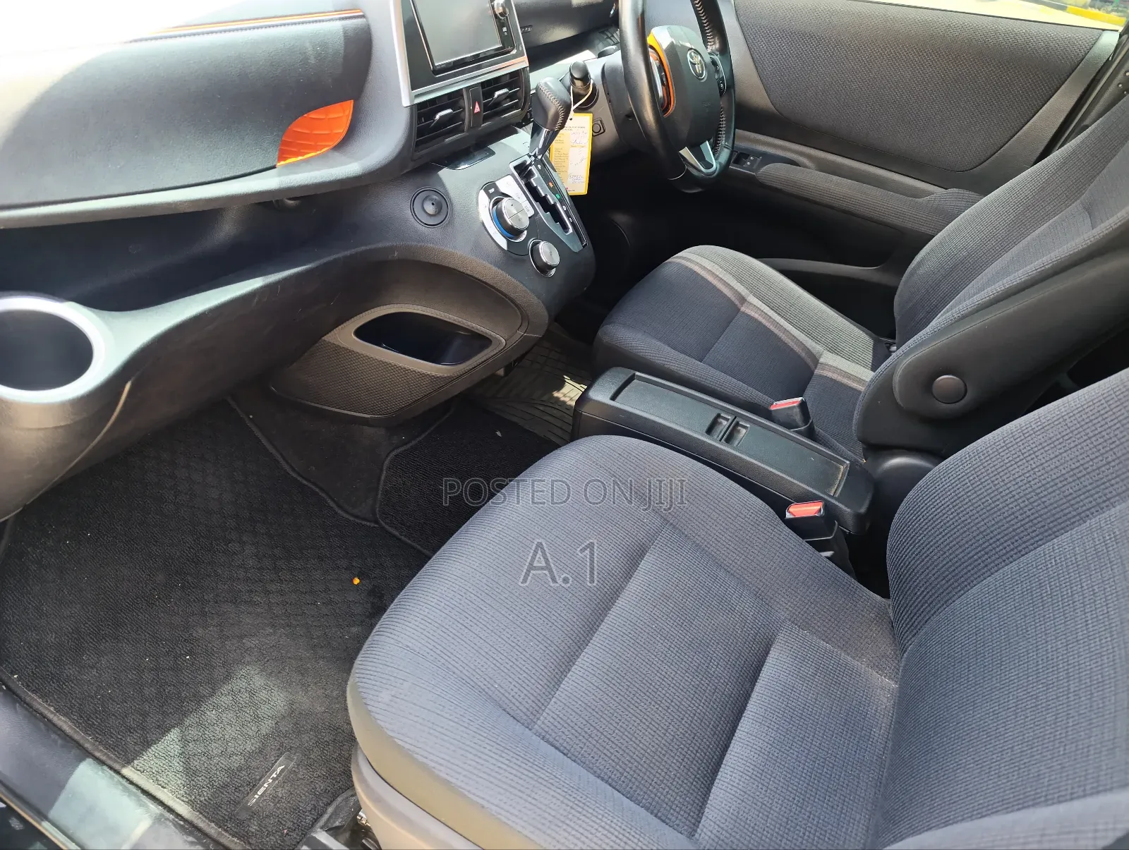 Toyota Sienta 1.5 Hybrid FWD 2019 Matt Black