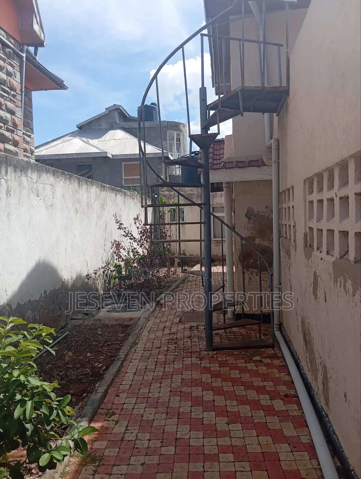 5bdrm Mansion in Syokimau Off Mombasa, Gateway Mall Area for sale