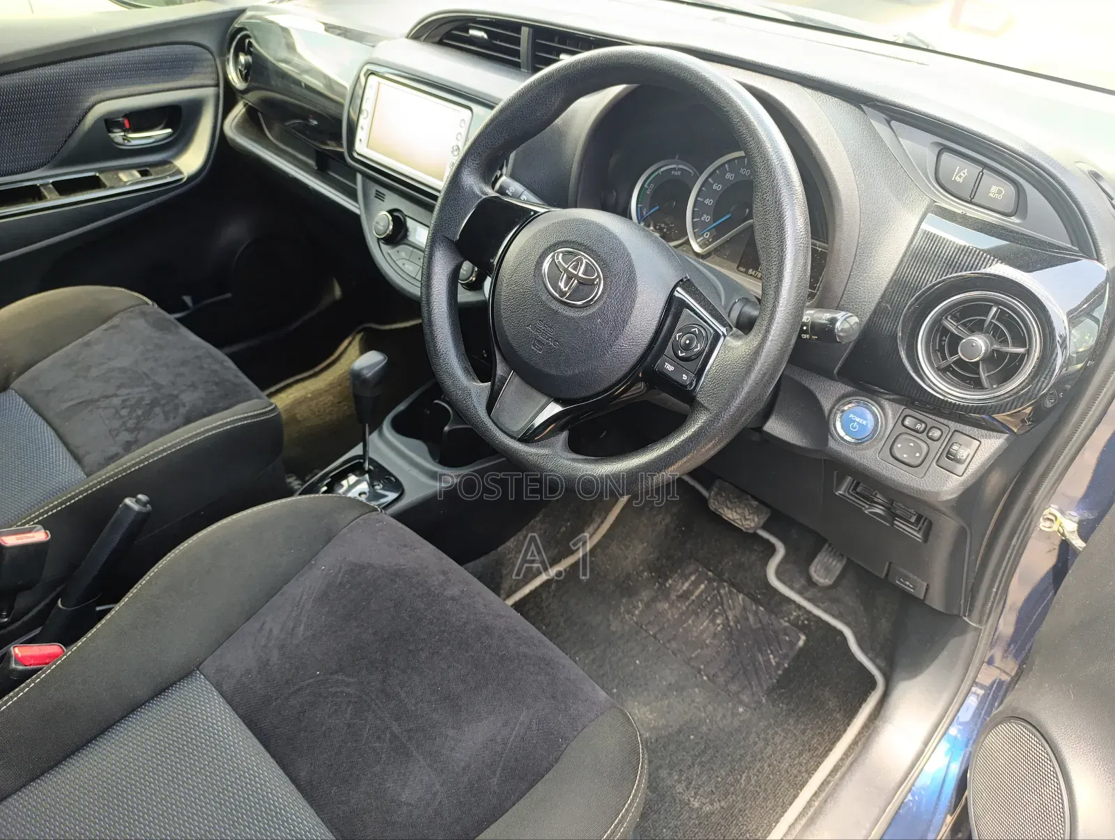 Toyota Vitz 1.5 FWD Hybrid 5dr 2019 Blue
