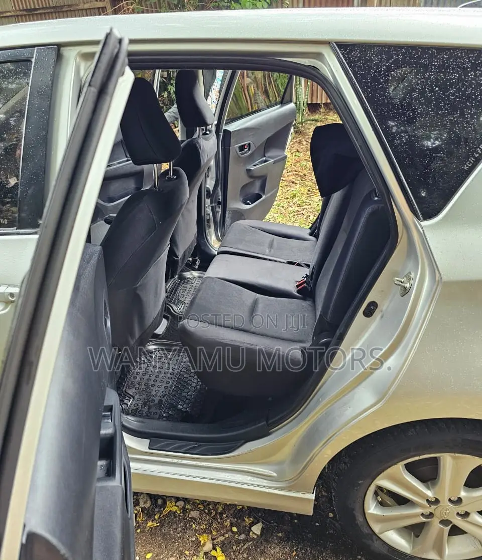 Subaru Trezia 2011 Silver