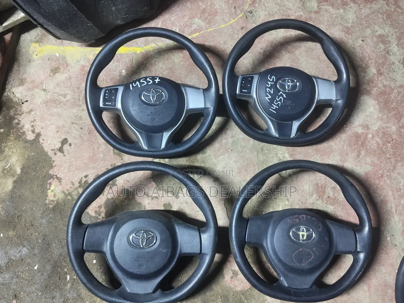 Toyota Vits Stearing Wheel.