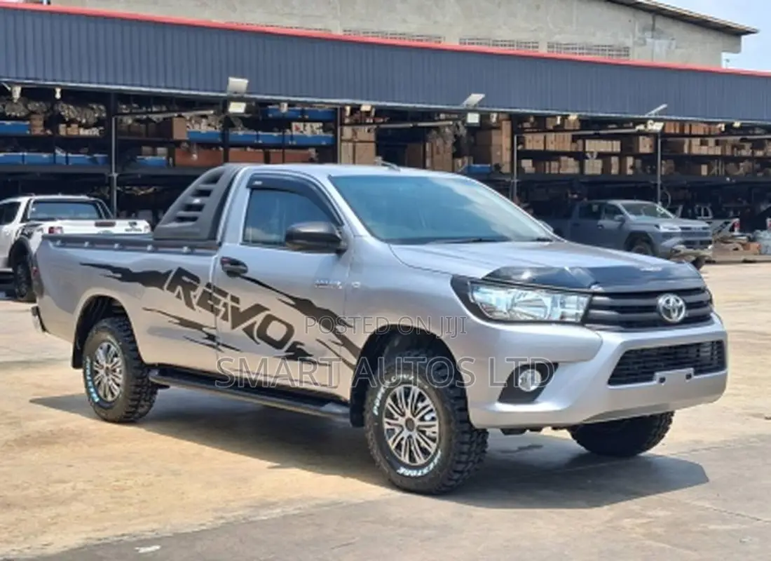 Toyota Hilux 2019 Silver