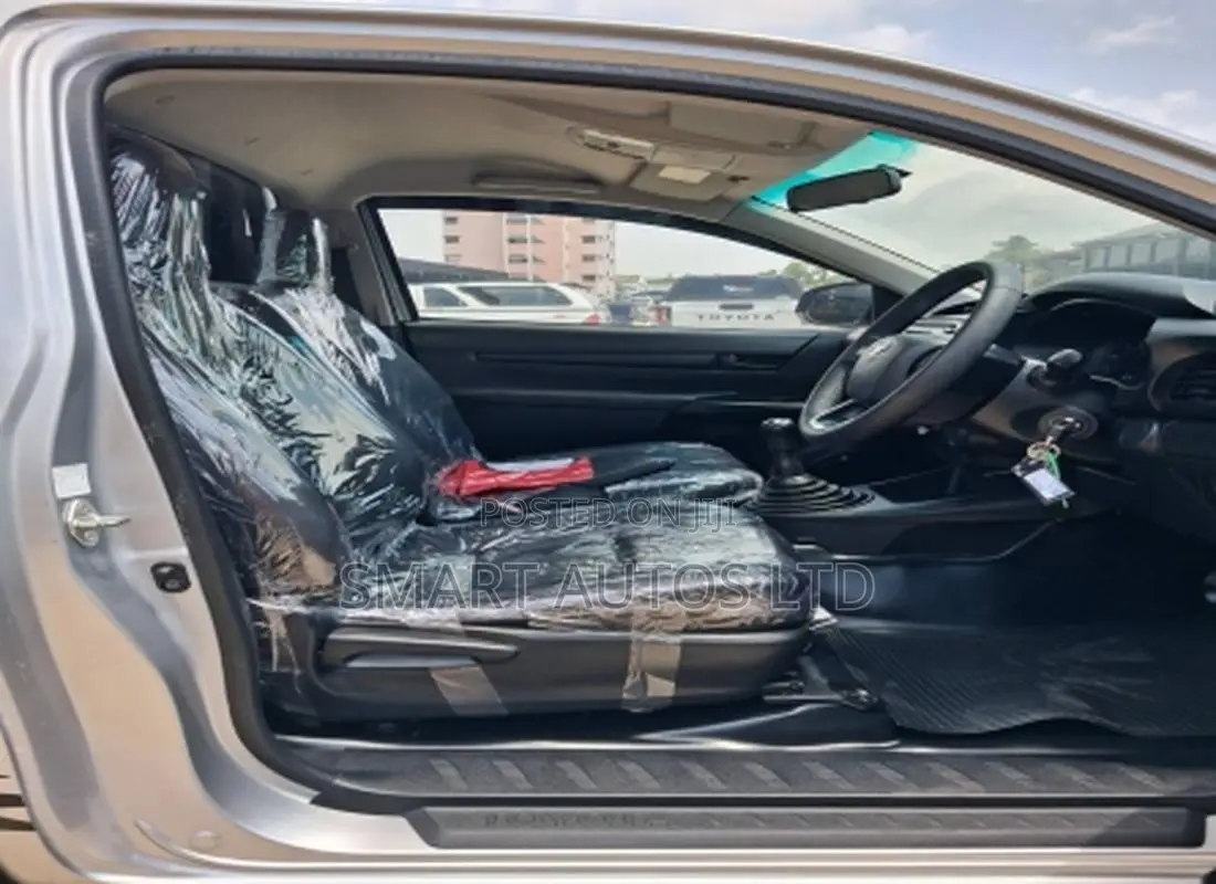 Toyota Hilux 2019 Silver