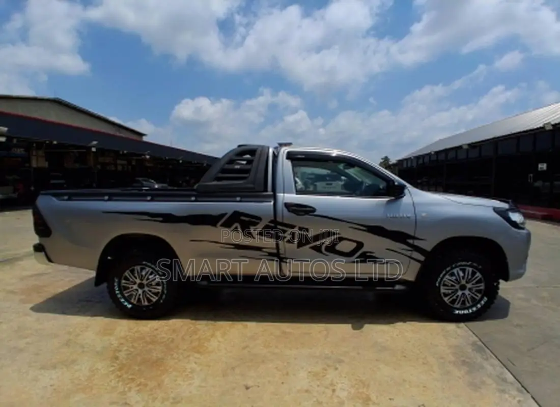 Toyota Hilux 2019 Silver