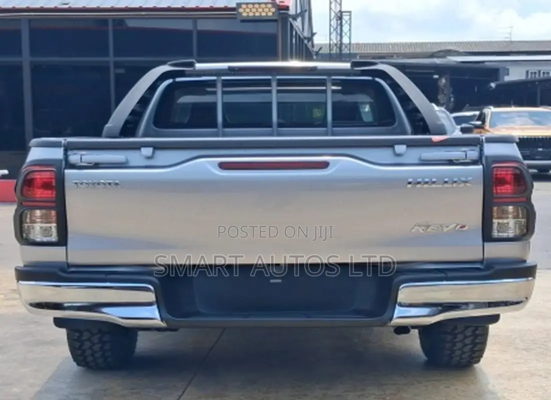 Toyota Hilux 2019 Silver