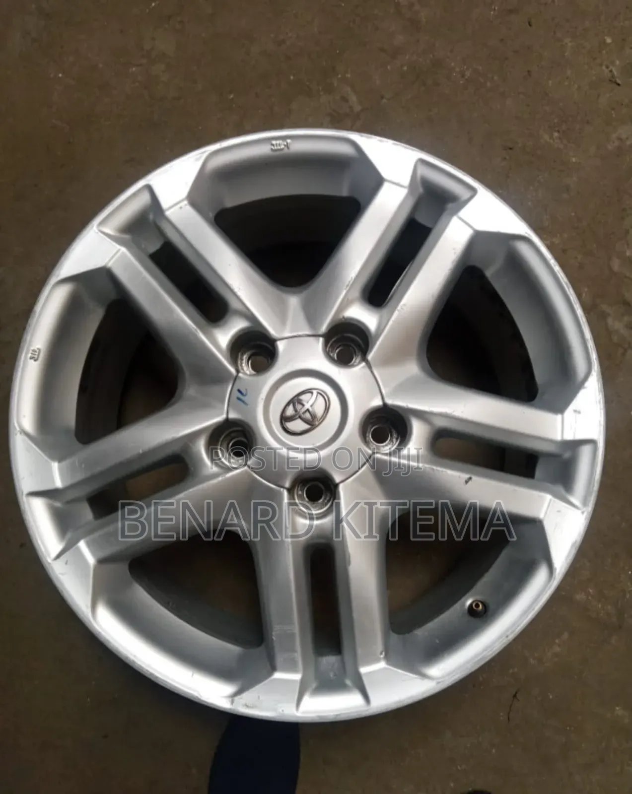 Original Rims Size 20' for Landcruiser V8 Both 100 and 200 Series.