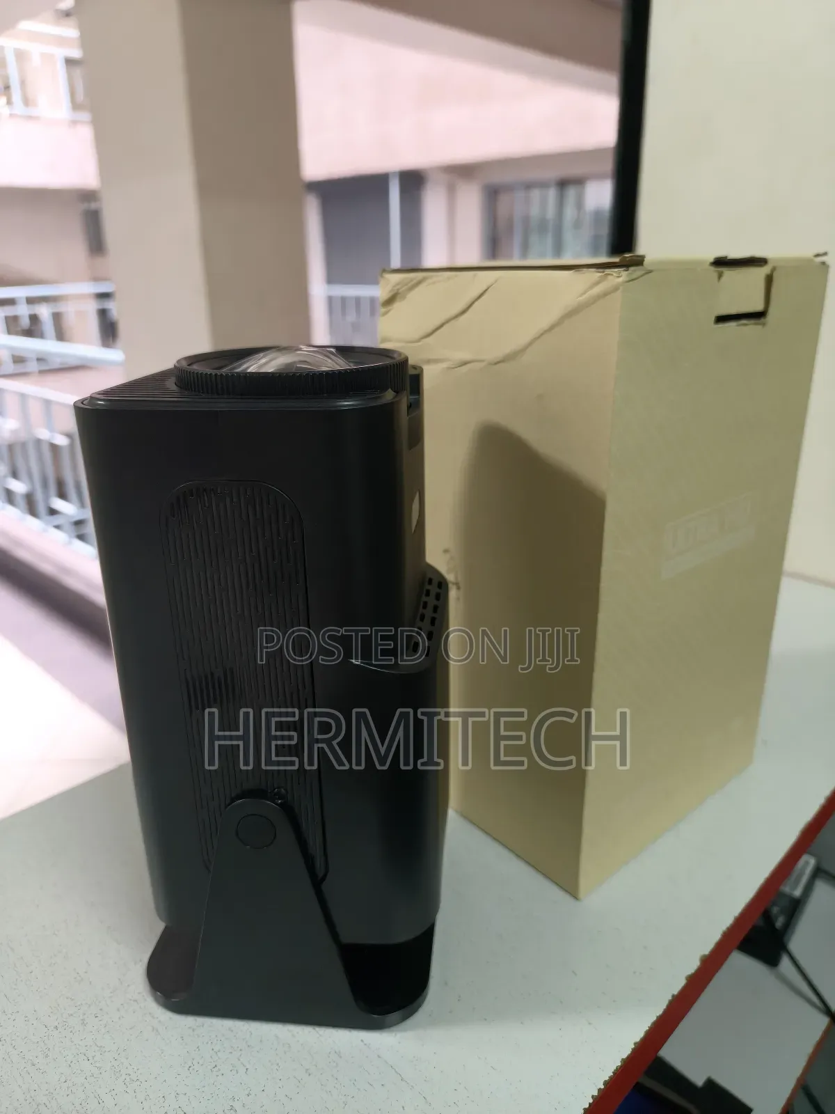 Hy320 Projector Display 200 Inch Wireless Wifi Bluetooth Link Improved