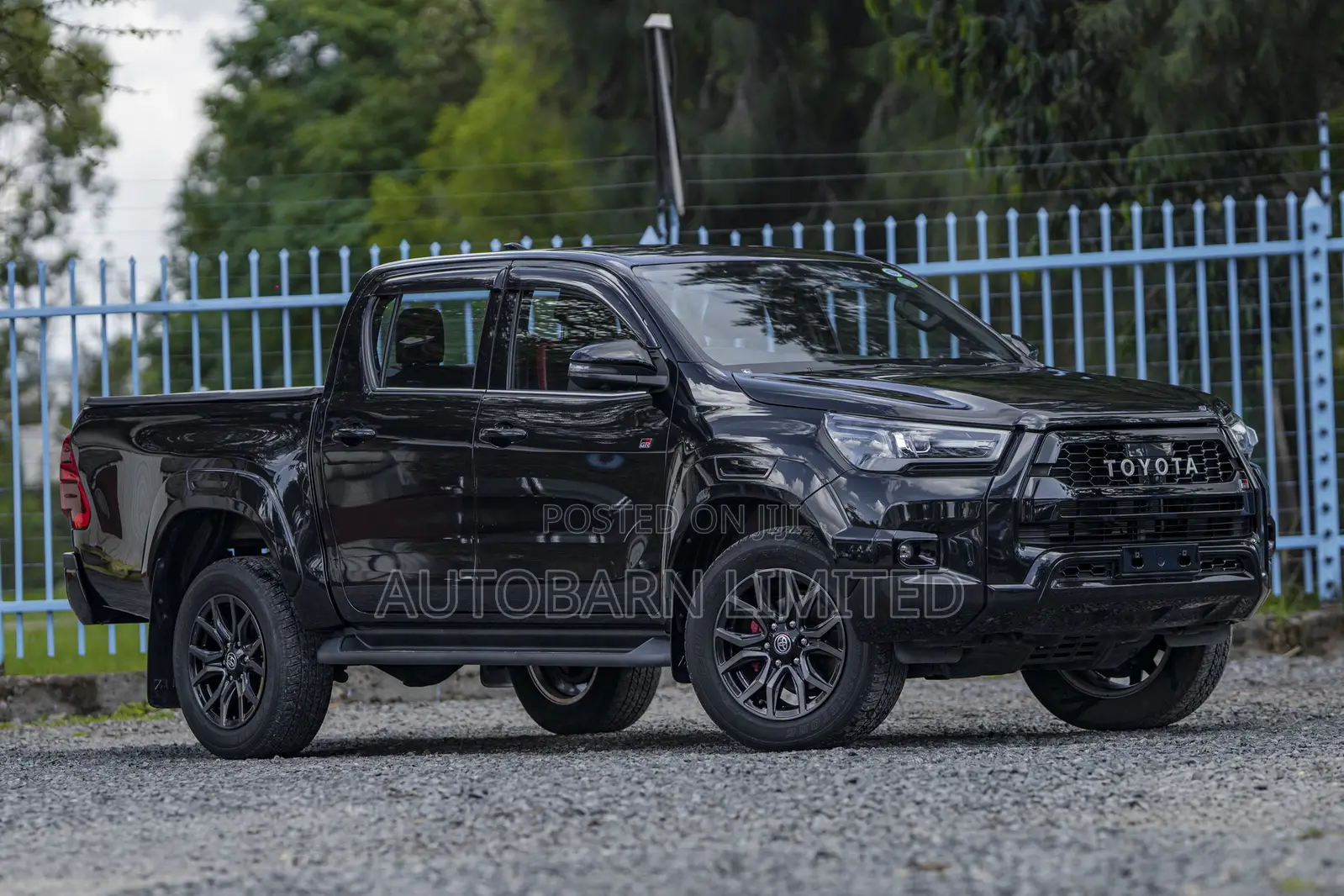 Toyota Hilux 2021 Black