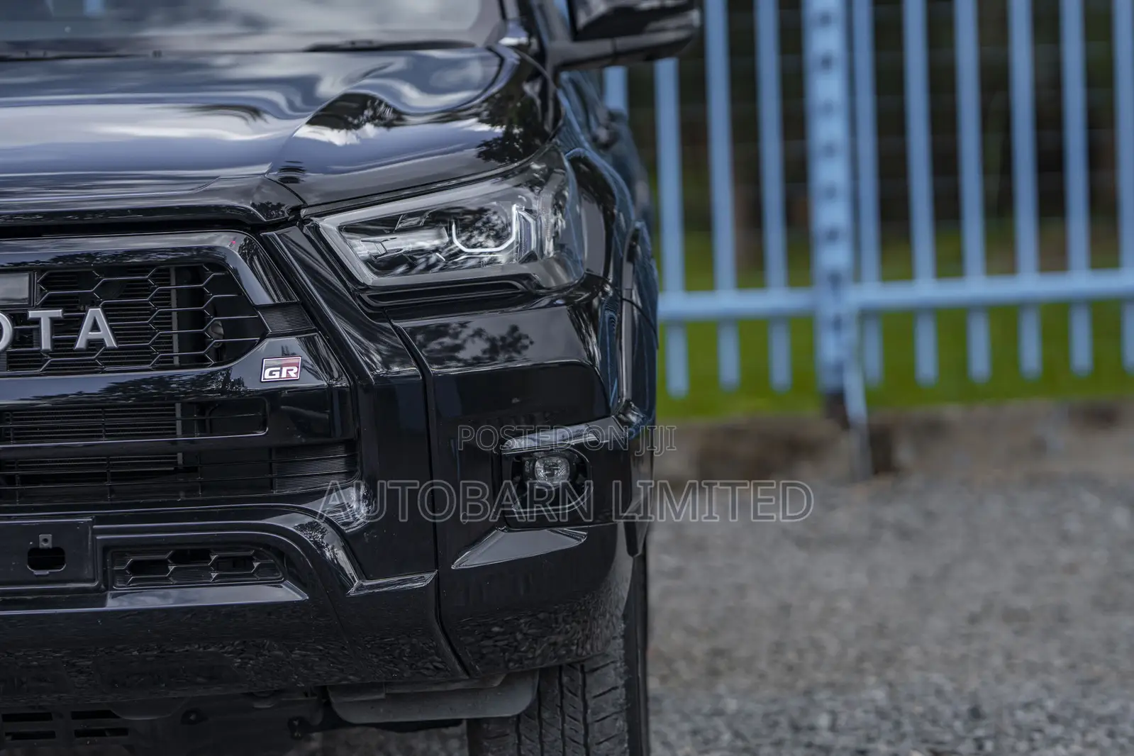 Toyota Hilux 2021 Black