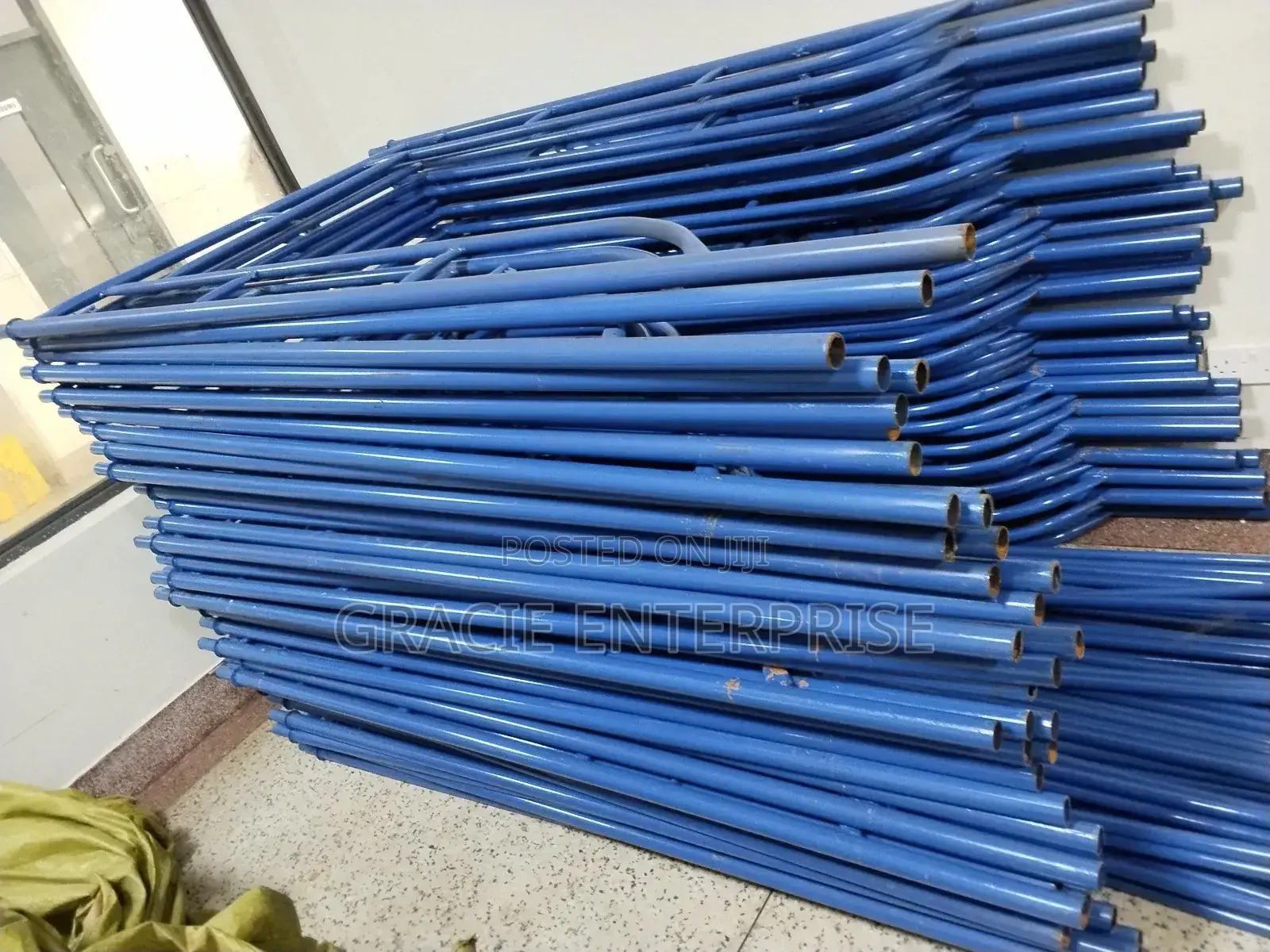 Heavy-Duty Scaffolds/ Scaffolding Ladders