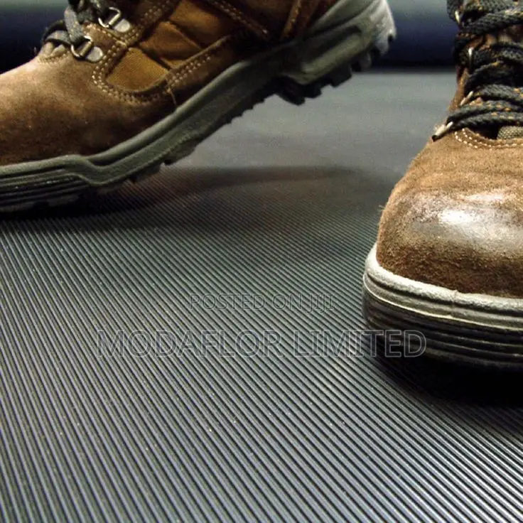 Anti Slip Ribbed Rubber Mat for Home, Office and Shop Flooring