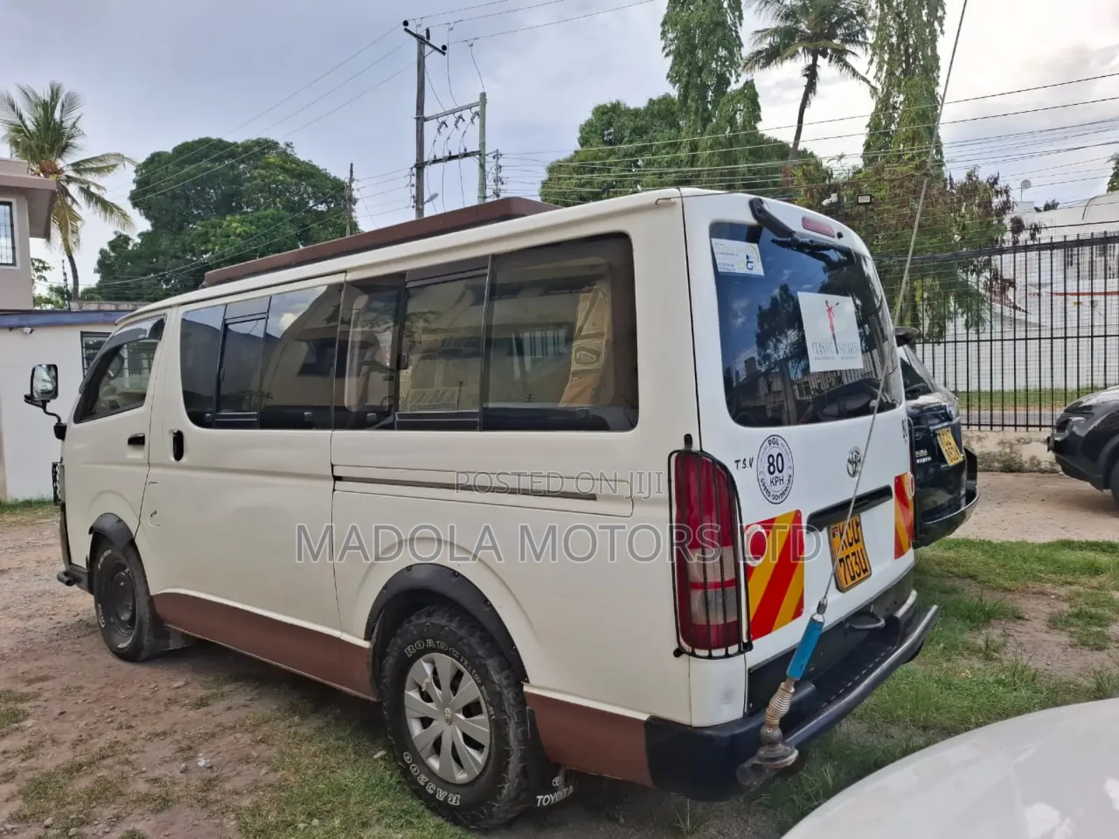 Toyota HiAce 2012 White