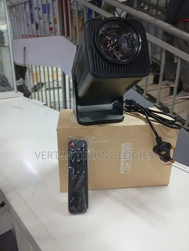 32000 Lumens Mini Wifi Android Projector With Inbuilt Speaker Hy 320