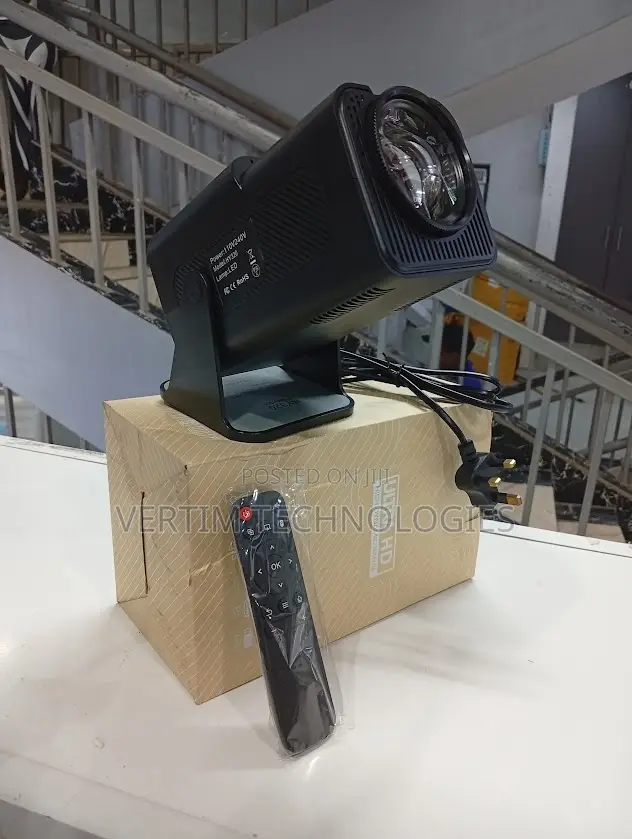 Ultra Hd Android Projector With Inbuilt Speaker